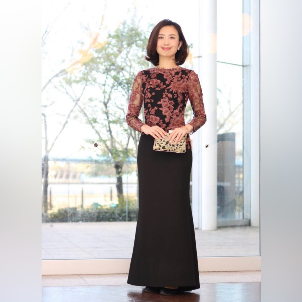 Tadashi Shoji Black Dress with Burgundy Floral Embroidery Sheer Lace‎ Sleeves 10